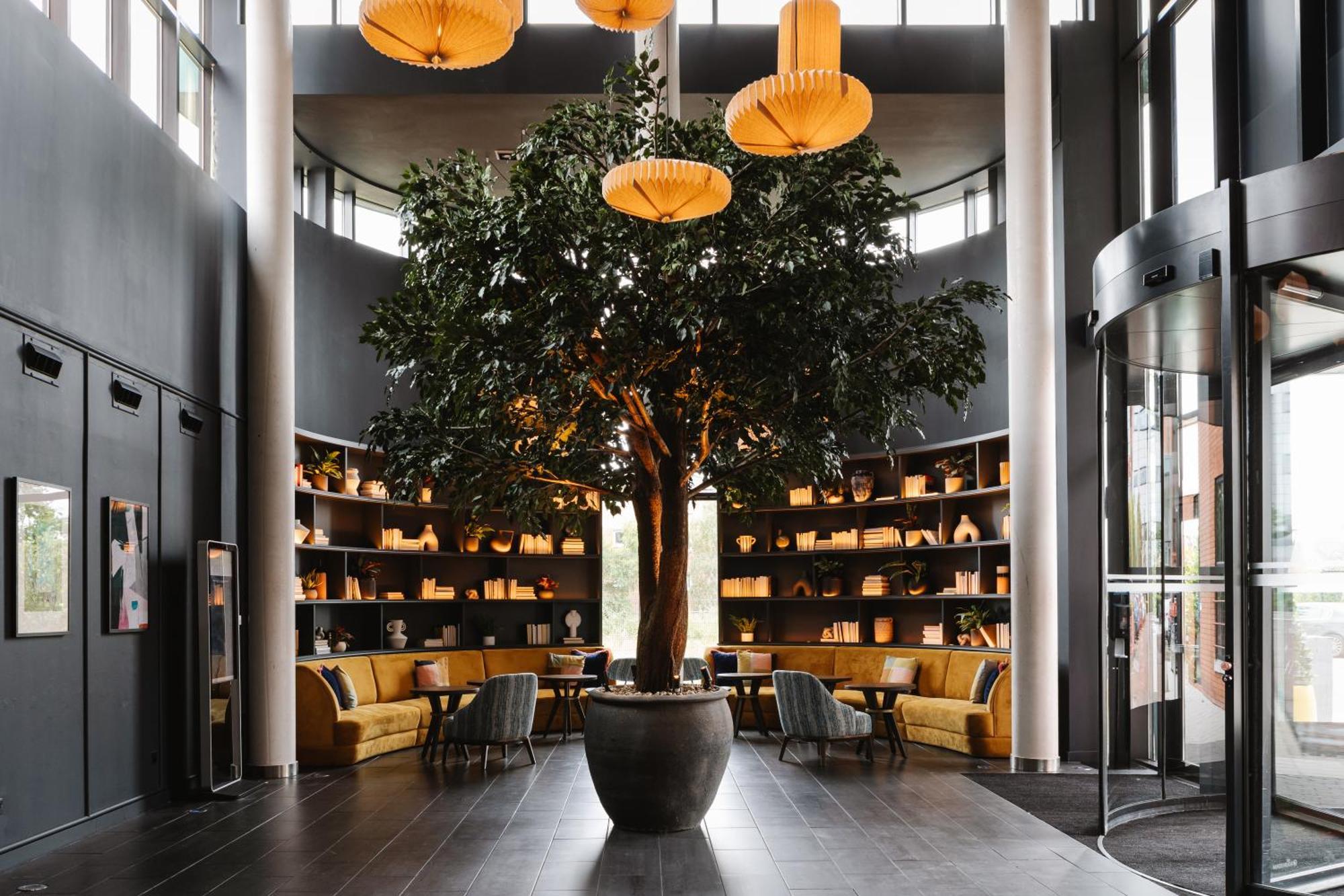 Voco Belfast By Ihg Hotel Exterior photo