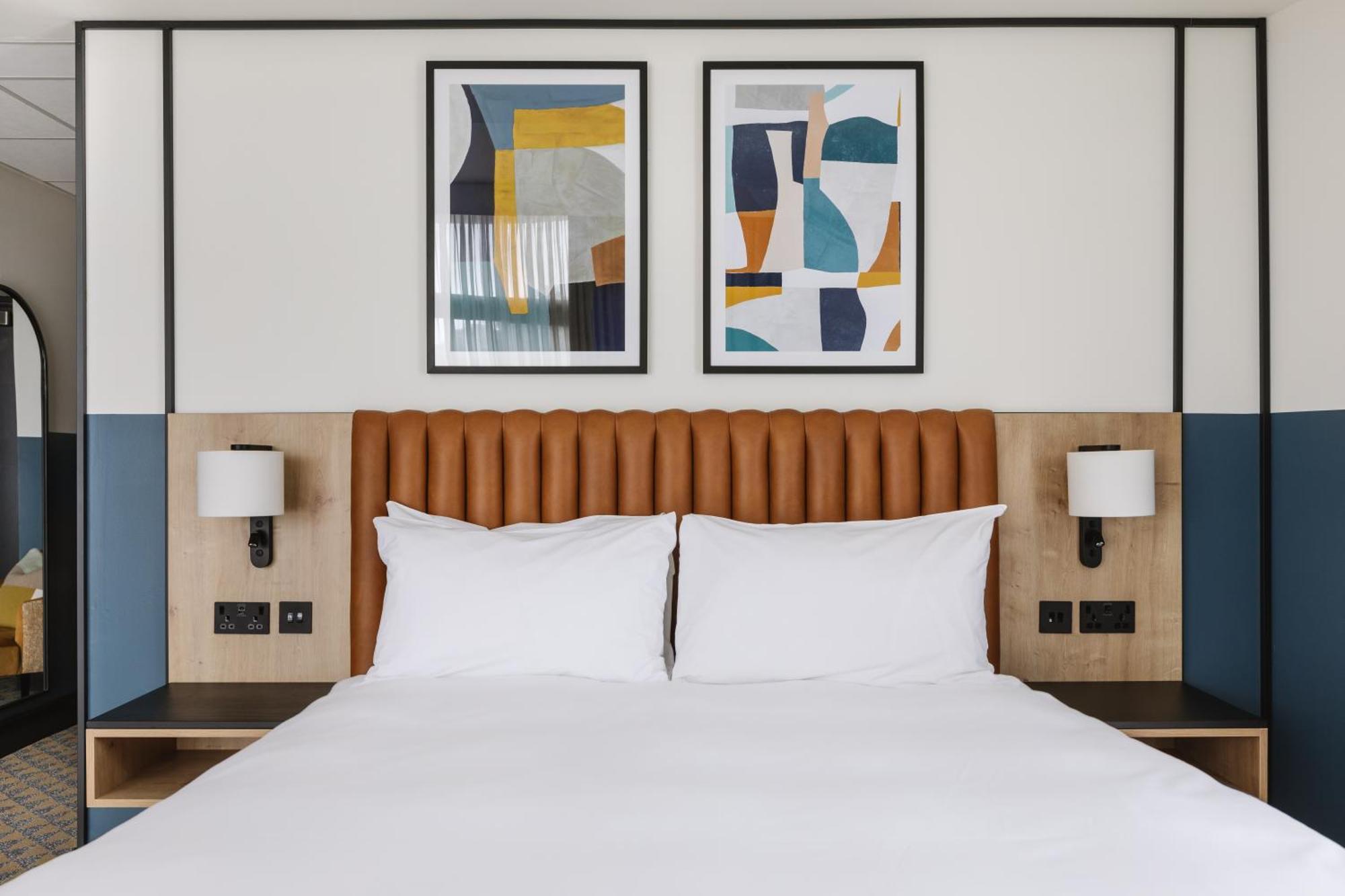 Voco Belfast By Ihg Hotel Exterior photo