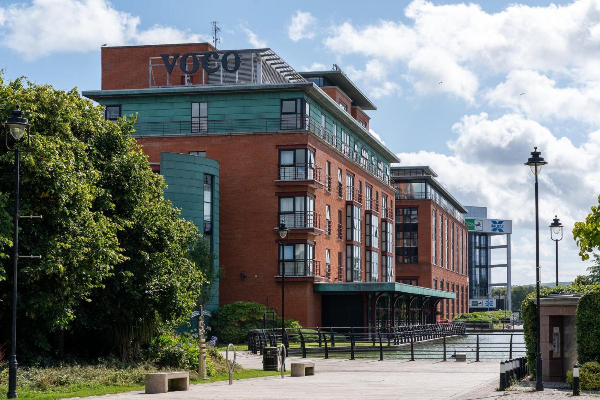 Voco Belfast By Ihg Hotel Exterior photo