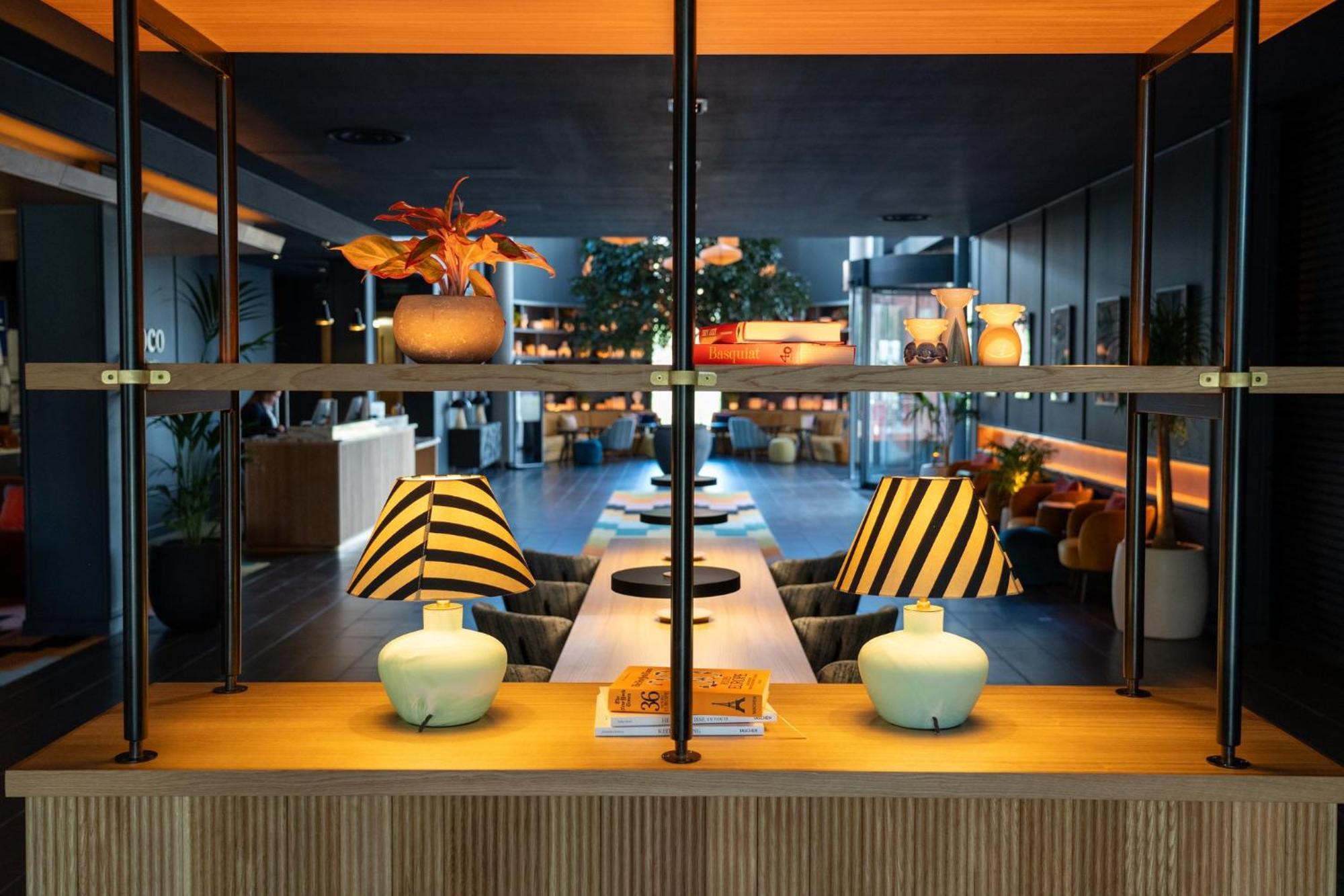 Voco Belfast By Ihg Hotel Exterior photo