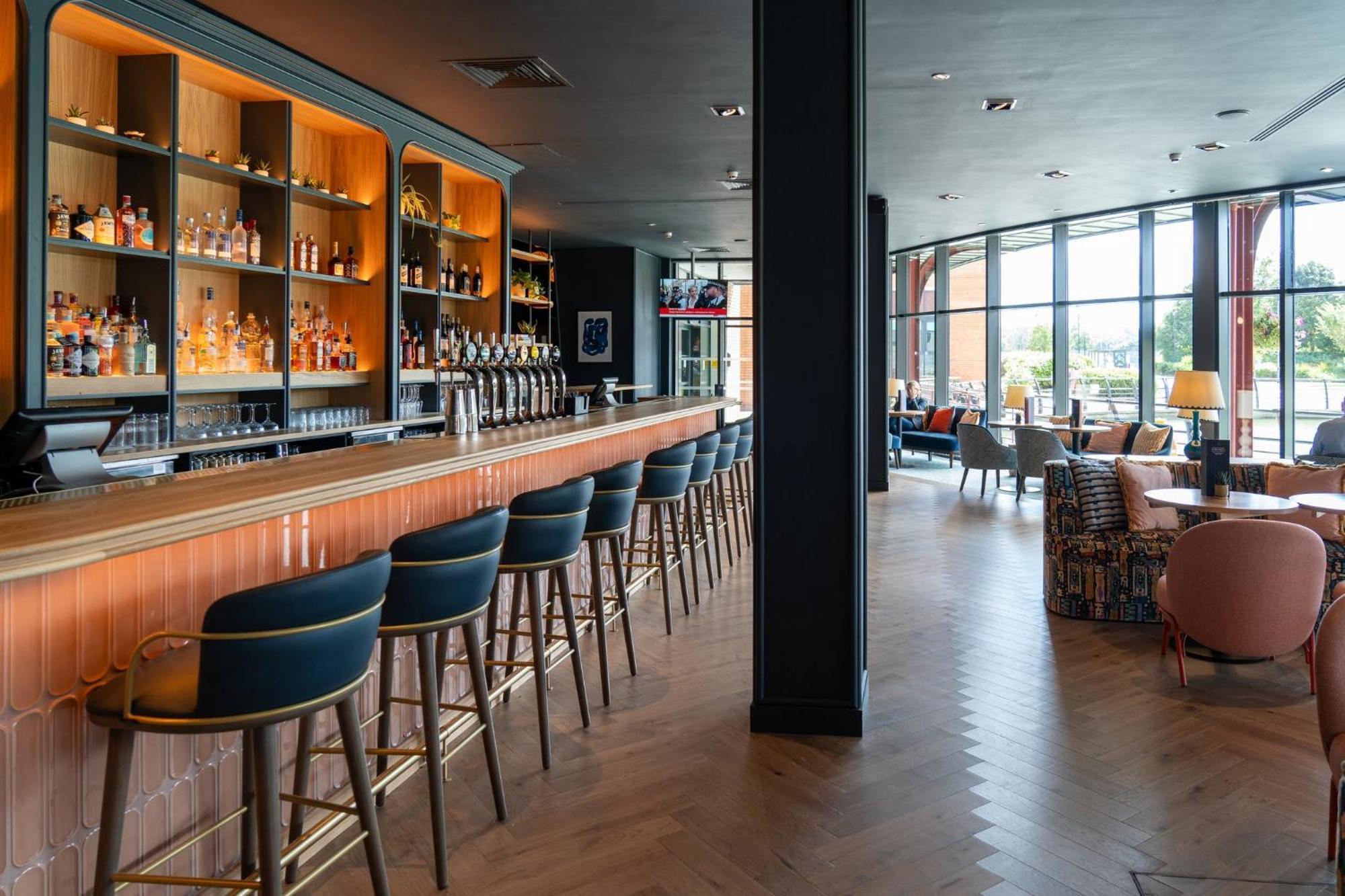 Voco Belfast By Ihg Hotel Exterior photo