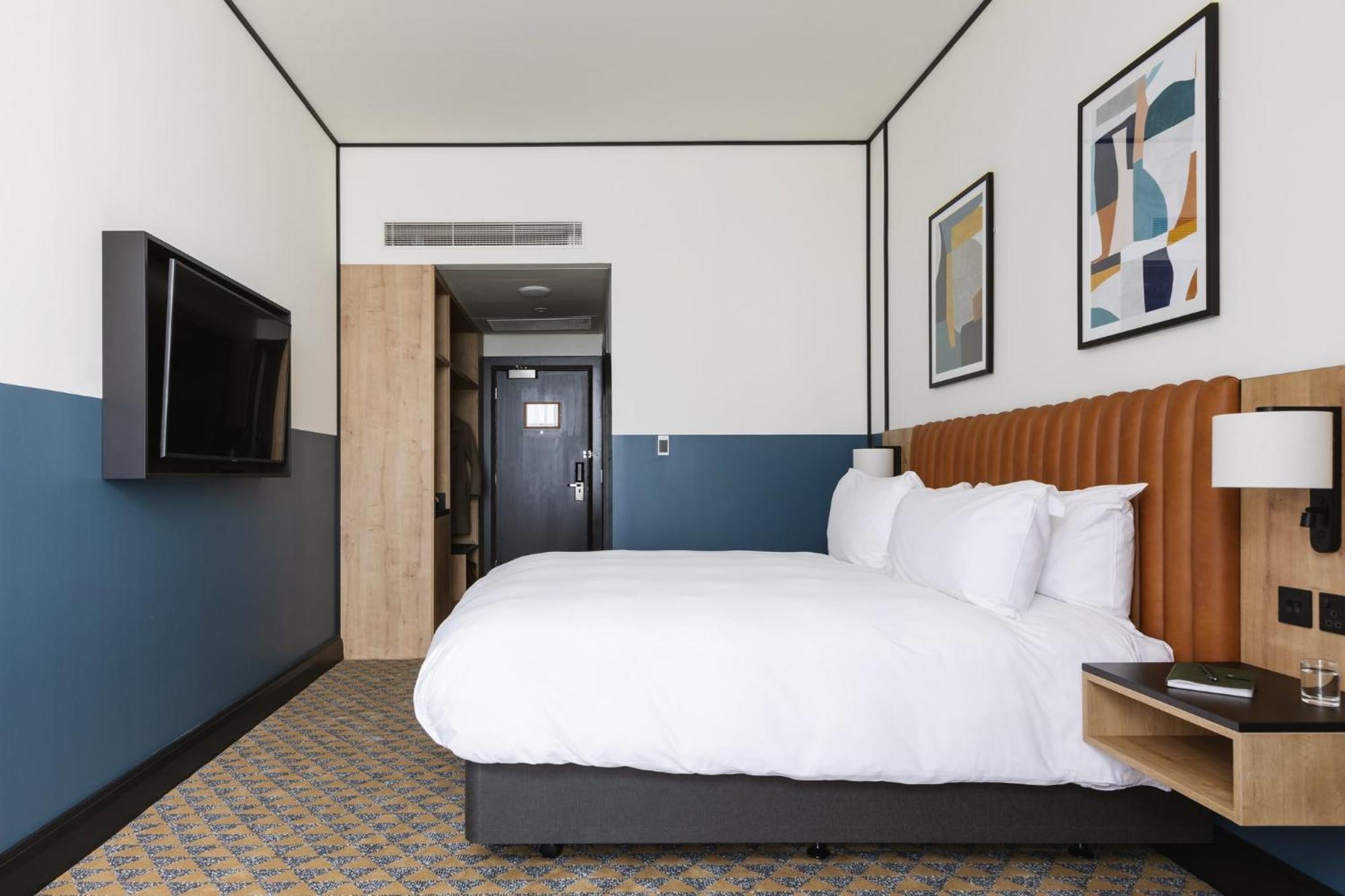 Voco Belfast By Ihg Hotel Exterior photo