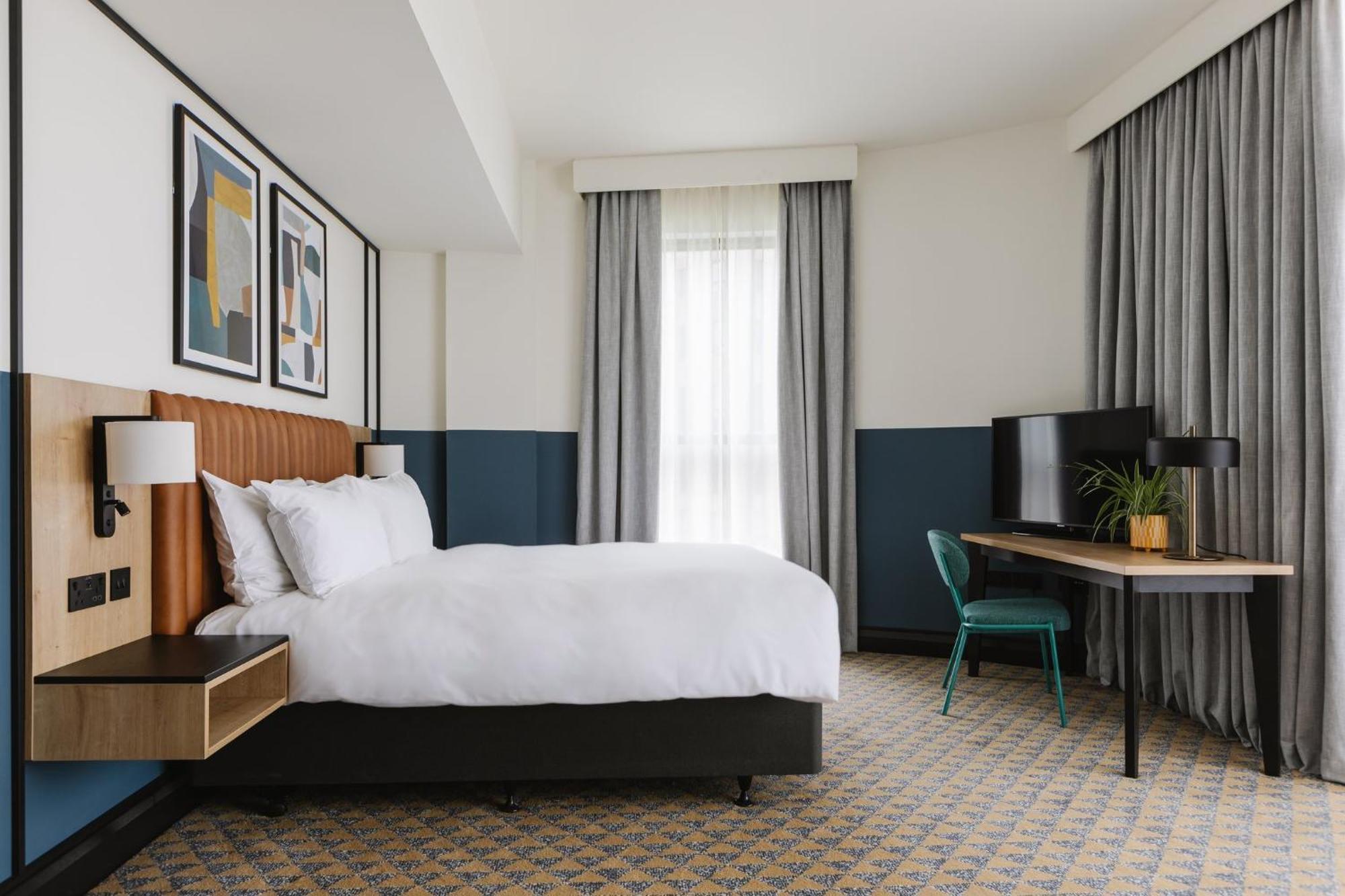 Voco Belfast By Ihg Hotel Exterior photo