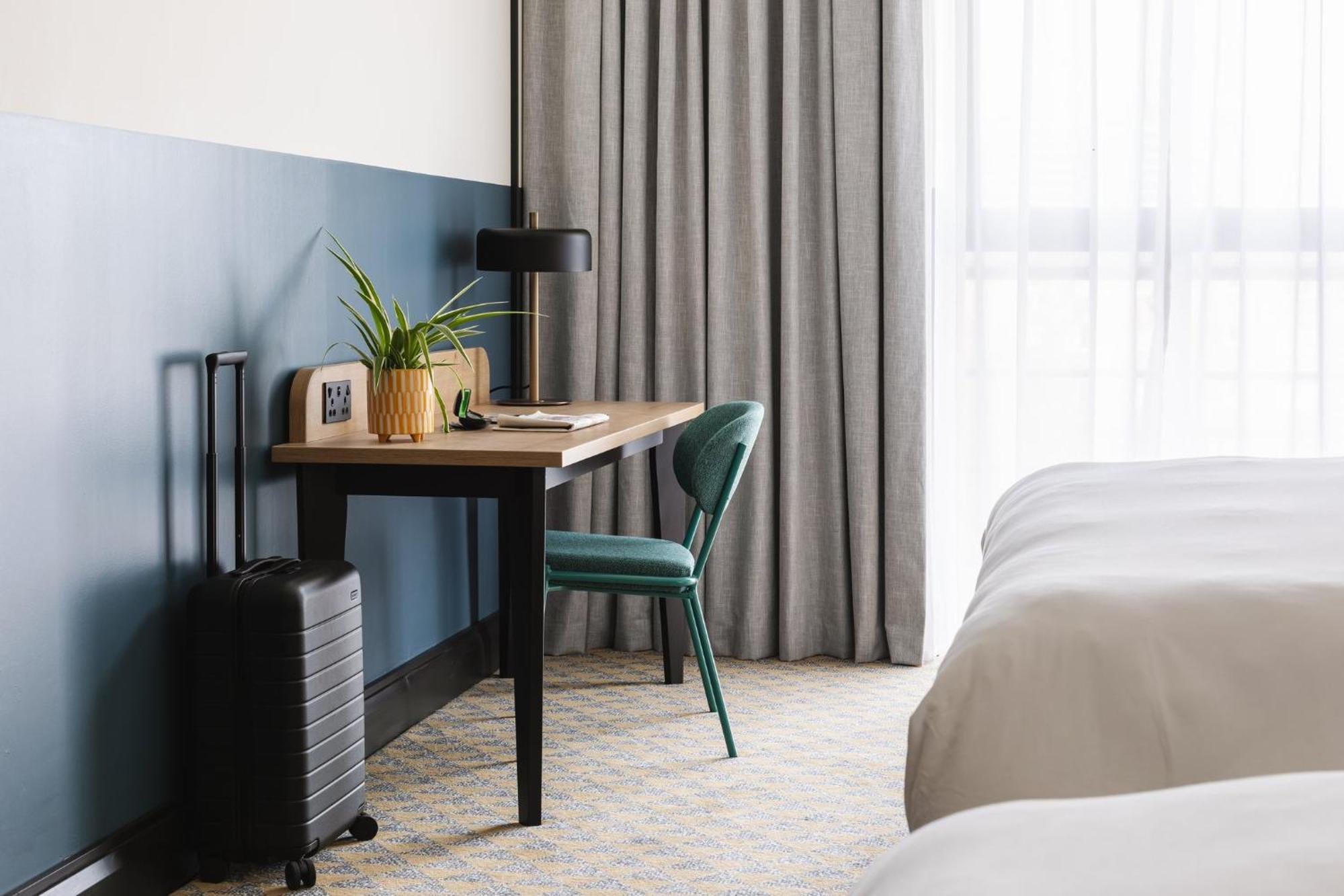 Voco Belfast By Ihg Hotel Exterior photo